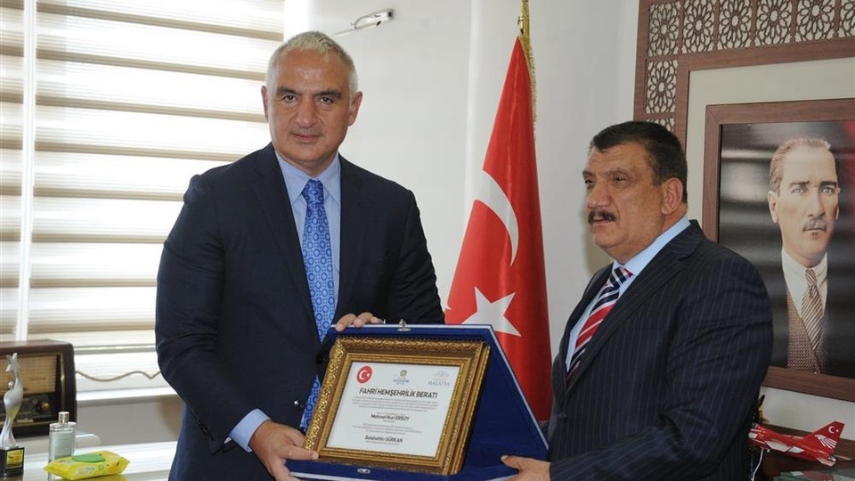 Fahri hemşehrilik beratı verildi