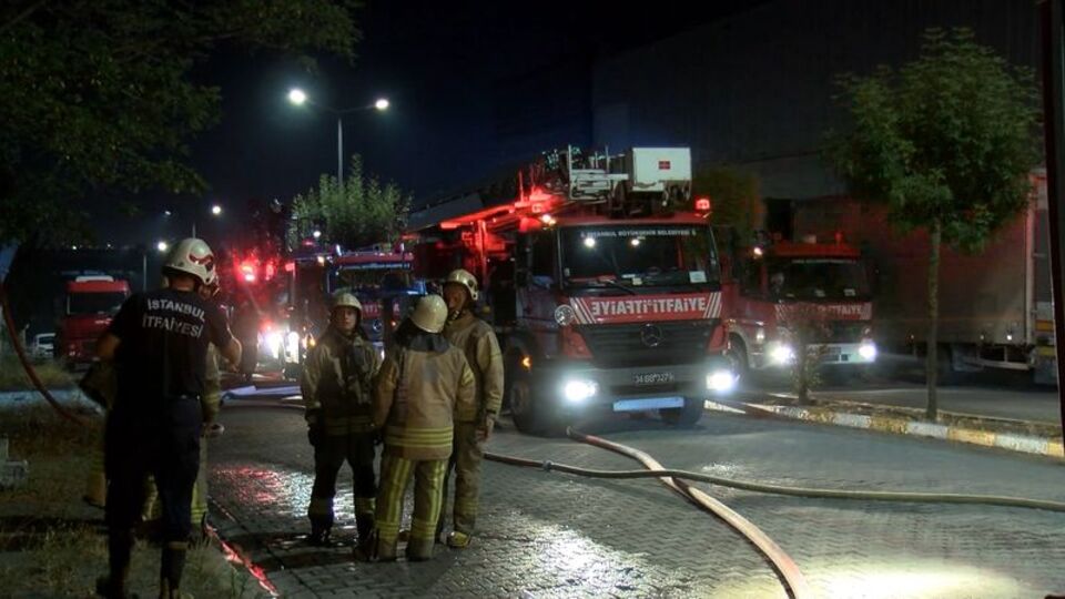 Tuzla'da kimyasal madde üreten fabrikada yangın