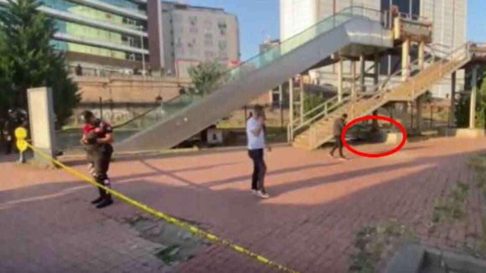 Üst geçit altındaki şoke eden olayda genç kadın gözaltında!