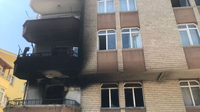Televizyon patladı, kız çocuğu faciayı önledi