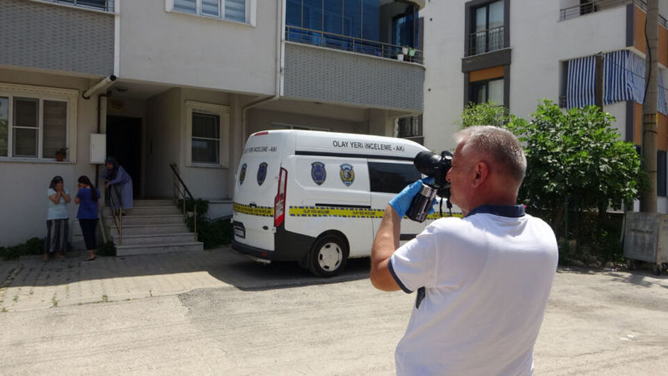 Ana kucağından düşen bebek, kurtarılamadı