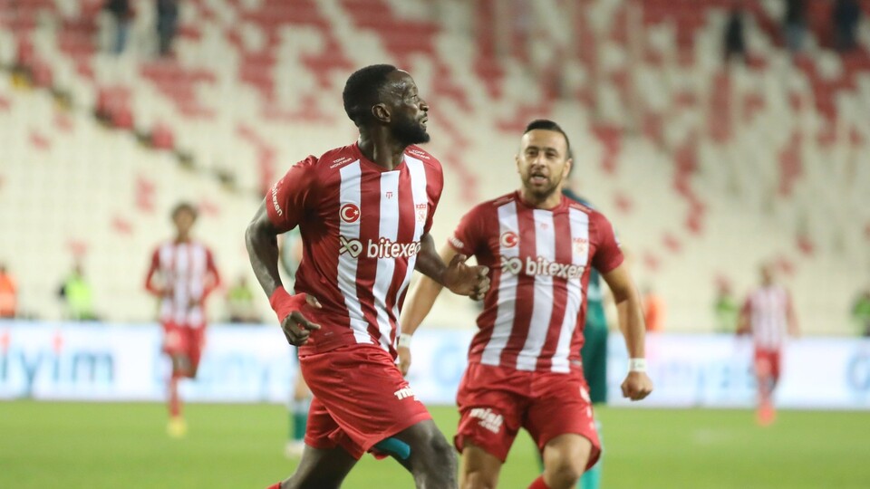 Yatabare, Sivasspor'a veda etti