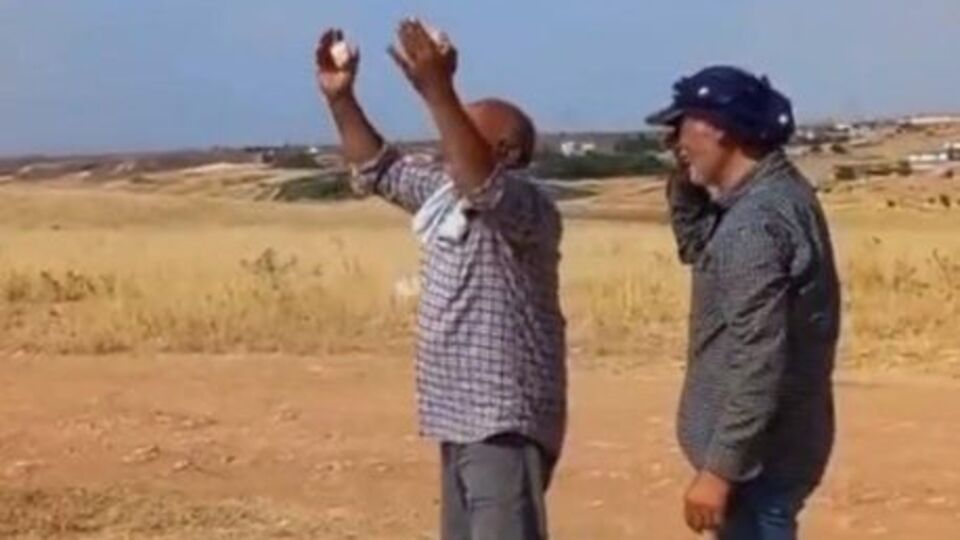 Güneş'e taş attı: Bizi mahvettin!