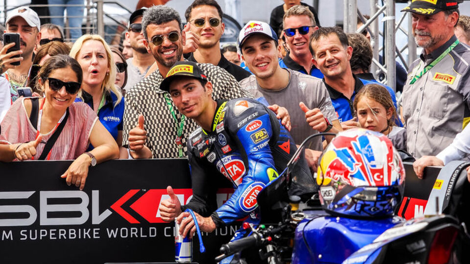 Razgatlıoğlu 100. kez podyumda!