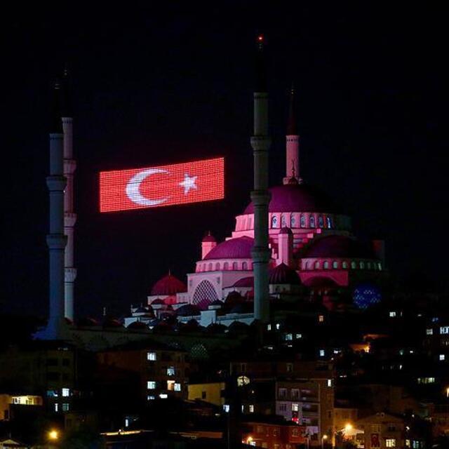 Şehitler anısına sela okundu