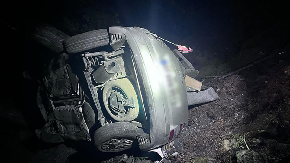 Otomobil uçuruma yuvarlandı: 1 ölü, 3 yaralı