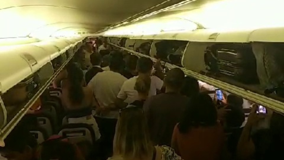 Bodrum-İstanbul uçağında arbede!