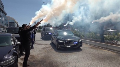 Akşener'e doğumgünü sürprizi