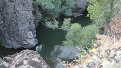 Serinlemek için çaya giren genç öldü