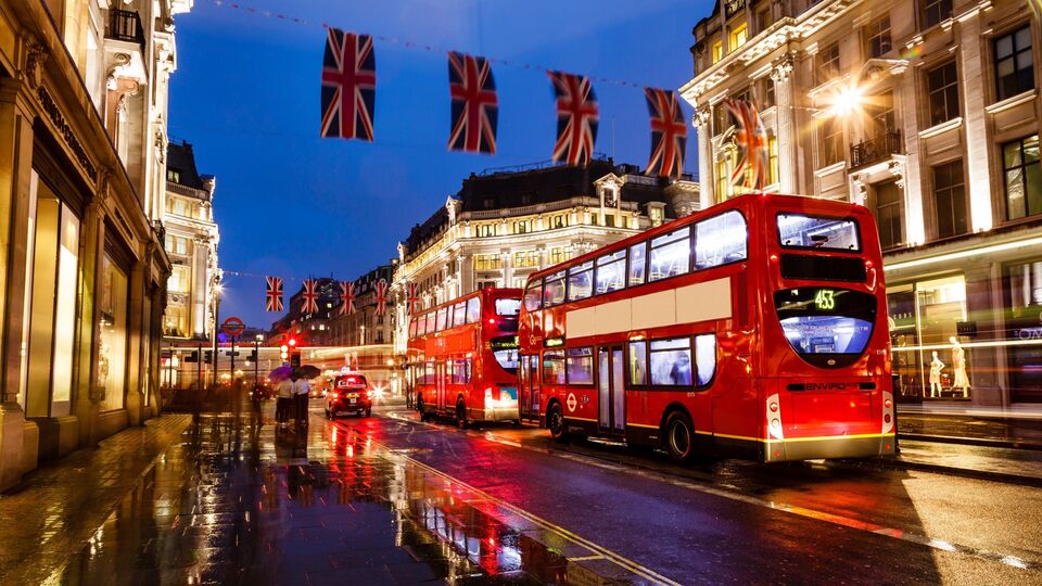 İngiltere'de enflasyon beklentileri aştı