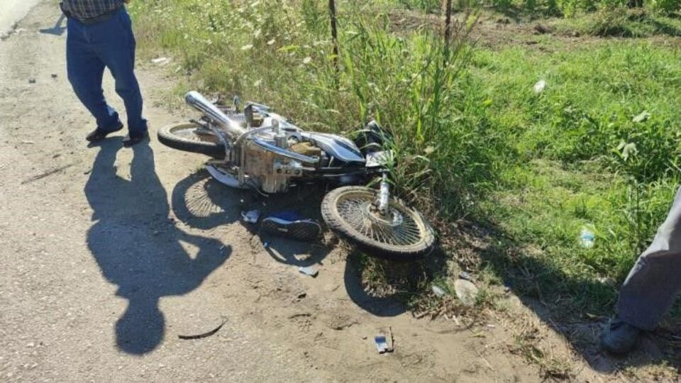 Kamyonete çarpan motosikletin sürücüsü kurtarılamadı