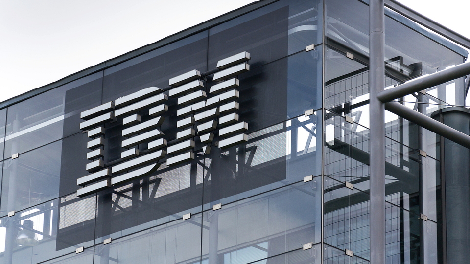 IBM'in gelirinde düşüş