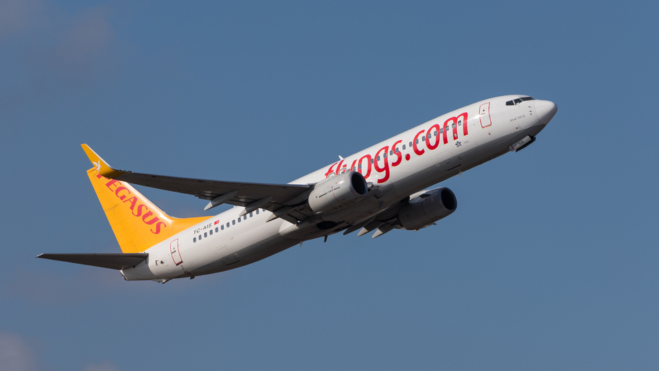 Karadağ uçuşları başladı