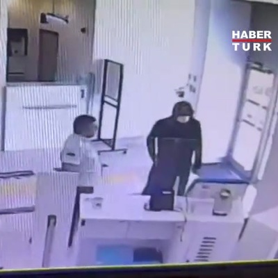 Annesinin kıyafetlerini giyip banka soydu! 8 saatte yakalandı