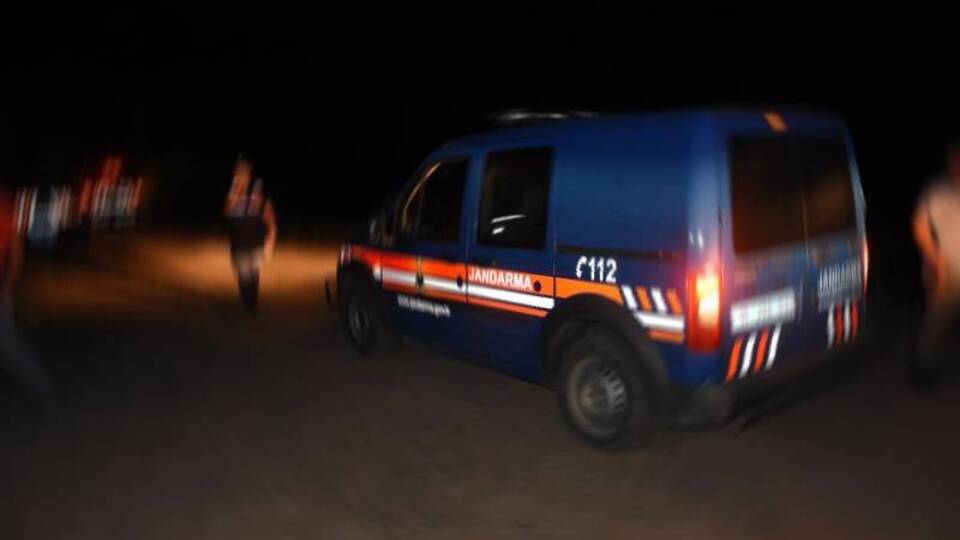 Yaşlı çifti yangın ayırdı