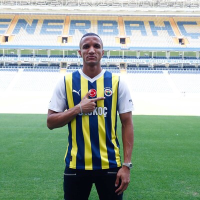 Fenerbahçe transferi açıkladı!