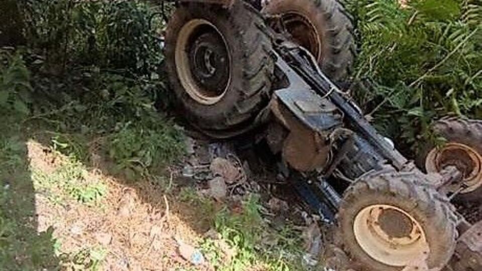 Bilecik'te traktör altında kalan kişi öldü