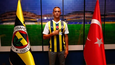 Fenerbahçe Bartuğ Elmaz'ı açıkladı