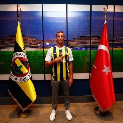 Fenerbahçe Bartuğ Elmaz'ı açıkladı