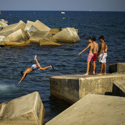 Termometreler 40'ın üzerine çıktı: Sıcak hava can aldı!
