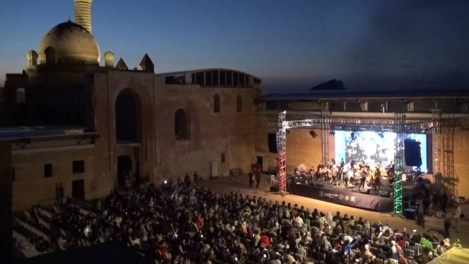 İshak Paşa Sarayı'nda 'Senfrock' konseri