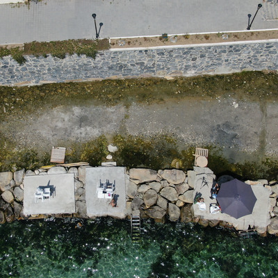 Pes dedirten görüntü! Sahili "beton loca" ile parsellediler