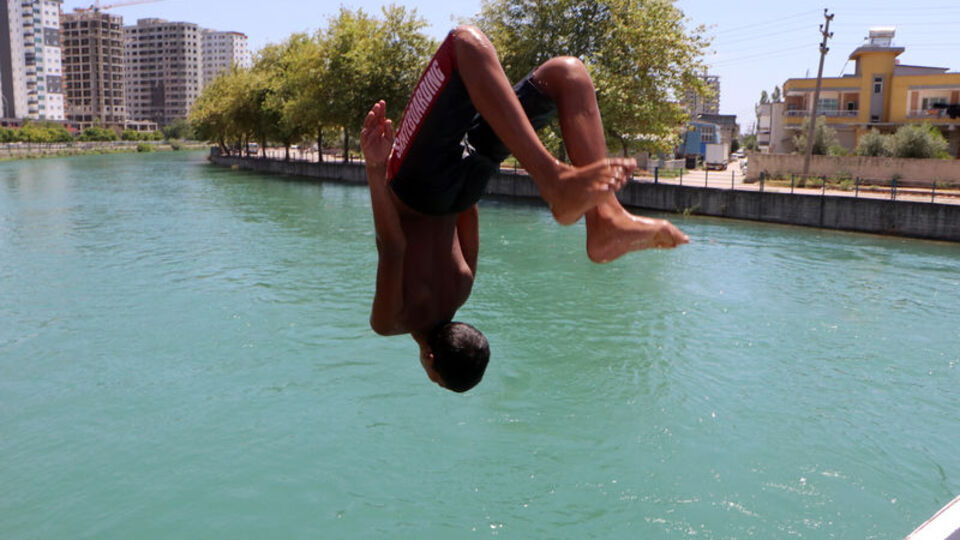 Termometreler 47 dereceyi gösterdi