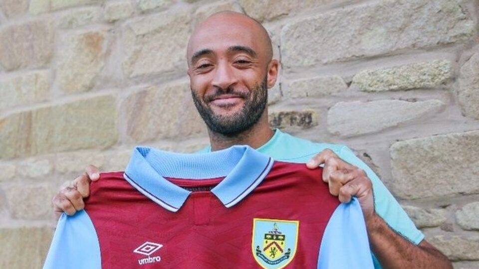 Redmond resmen Burnley'de