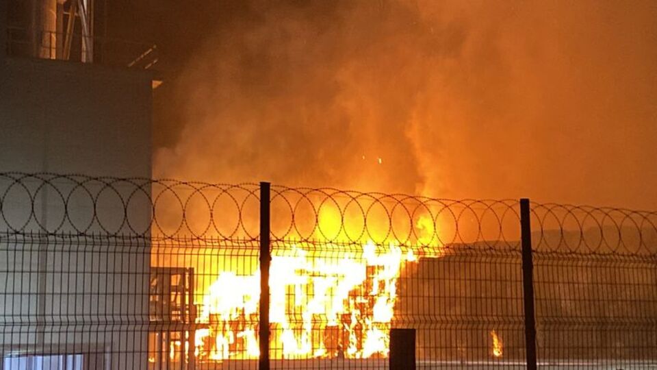 Tekirdağ'da kağıt fabrikasında yangın