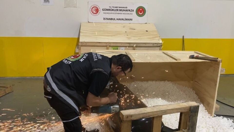 Havaalanında 427 kg uyuşturucu yakalandı