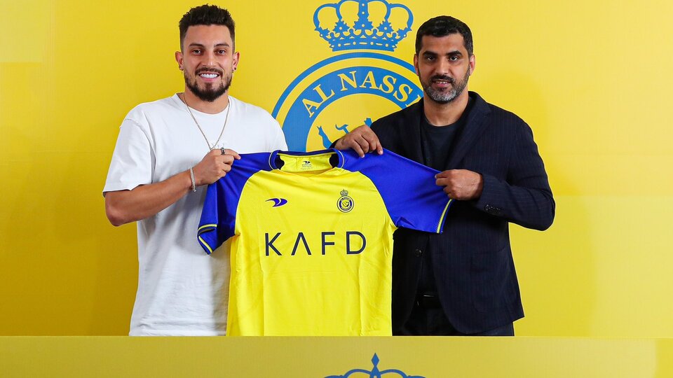 Alex Telles imzayı attı!