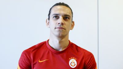 Taylan Antalyalı imzaya gidiyor!