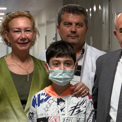 48 saat ömrü kalan, hiç tanımadığı 10 yaşındaki çocuğa karaciğerini verdi