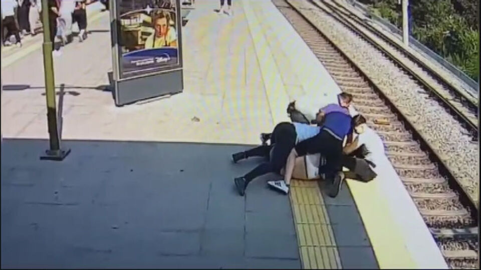 Husumetlisini Marmaray'da görünce