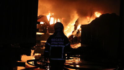 Kocaeli'de geri dönüşüm fabrikasında yangın