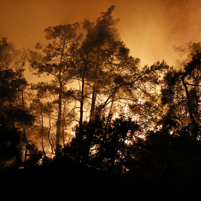 Kemer ve Saruhanlı yanıyor! Müdahale sürüyor