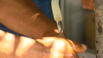 Mahallelinin balık kokulu su isyanı!