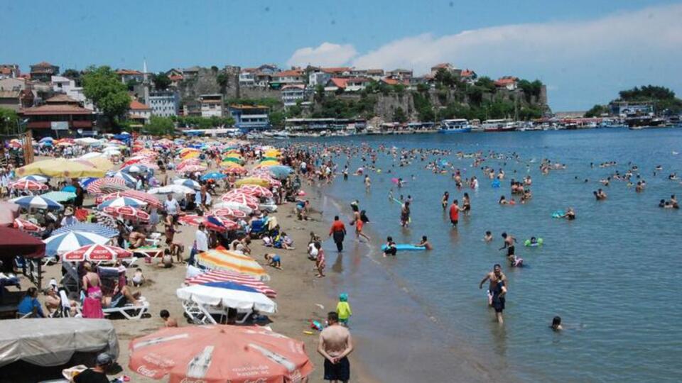 Deniz ve havuzlardaki kalabalık çocuklarda enfeksiyonu artırdı