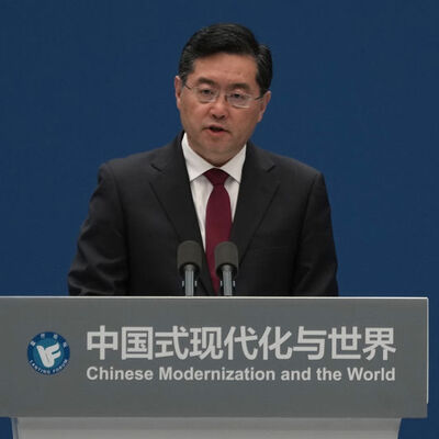 Çin'in kayıp dışişleri bakanı görevden alındı