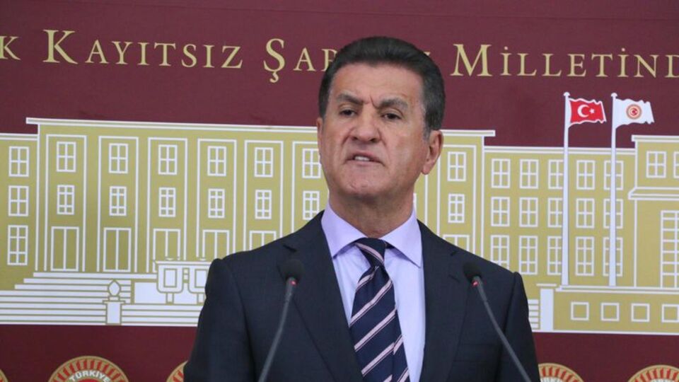 Meclis'te yumruk iddiası