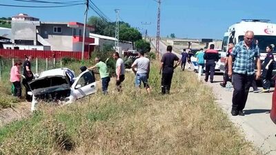 Otomobil su kanalına devrildi: 7 yaralı