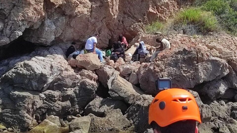 İzmir'de geri itilen 61 düzensiz göçmen kurtarıldı