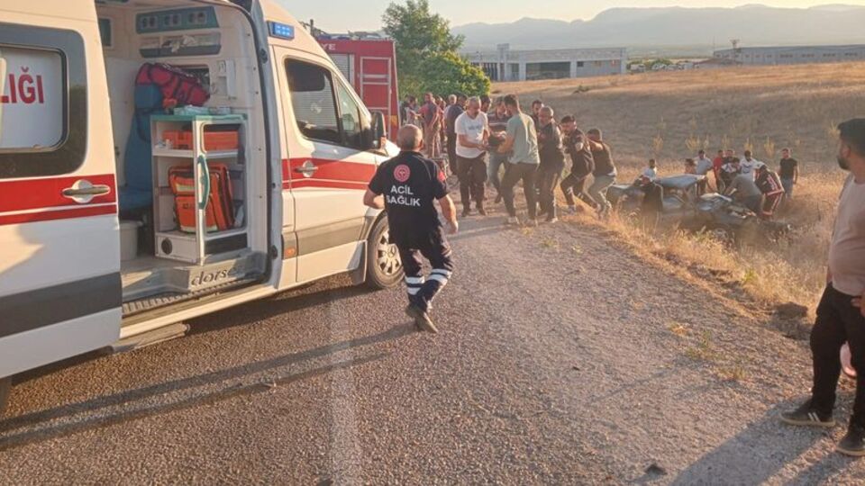 Malatya'da otomobiller çarpıştı: 1 ölü, 5 yaralı