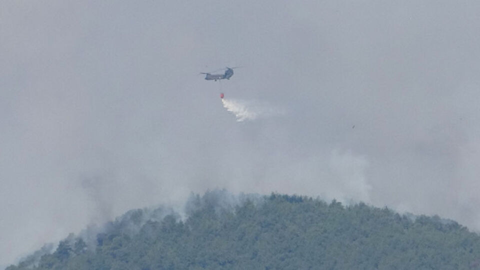 Yunanistan'a yardıma giden Türk hava araçlarından 544 ton su atımı