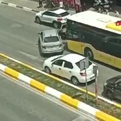 Sancaktepe'de İETT otobüsünün önünü kesip, şoförü darp ettiler
