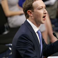 Zuckerberg'e 'tahkir' suçlaması