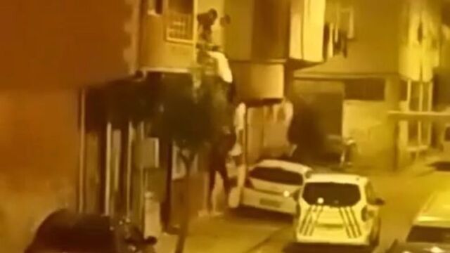 Kaçak göçmenler balkondan kaçtı