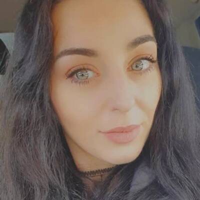 Ünlü model otomobilden düşerek hayatını kaybetti