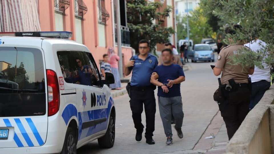 Tartıştığı karısını çakıyla yaraladı