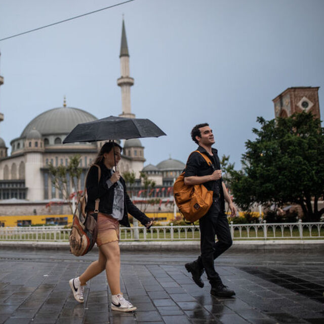 Hava sıcaklıkları düşüyor, 3 bölgede yağmur var